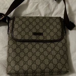 Gucci GG supreme crossbody bag. EUC